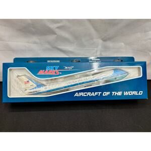 SkyMarks Air Force One 29000 Boeing B747-200 1/250 Scale, Model Airplane